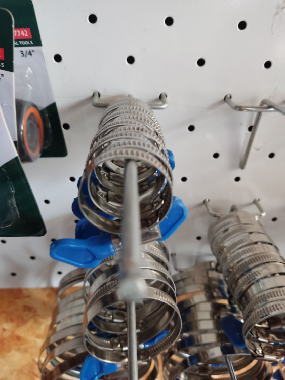 99357т Хомут обжимной накатной с ключом, ширина 9 мм, нерж.сталь 20-32 мм